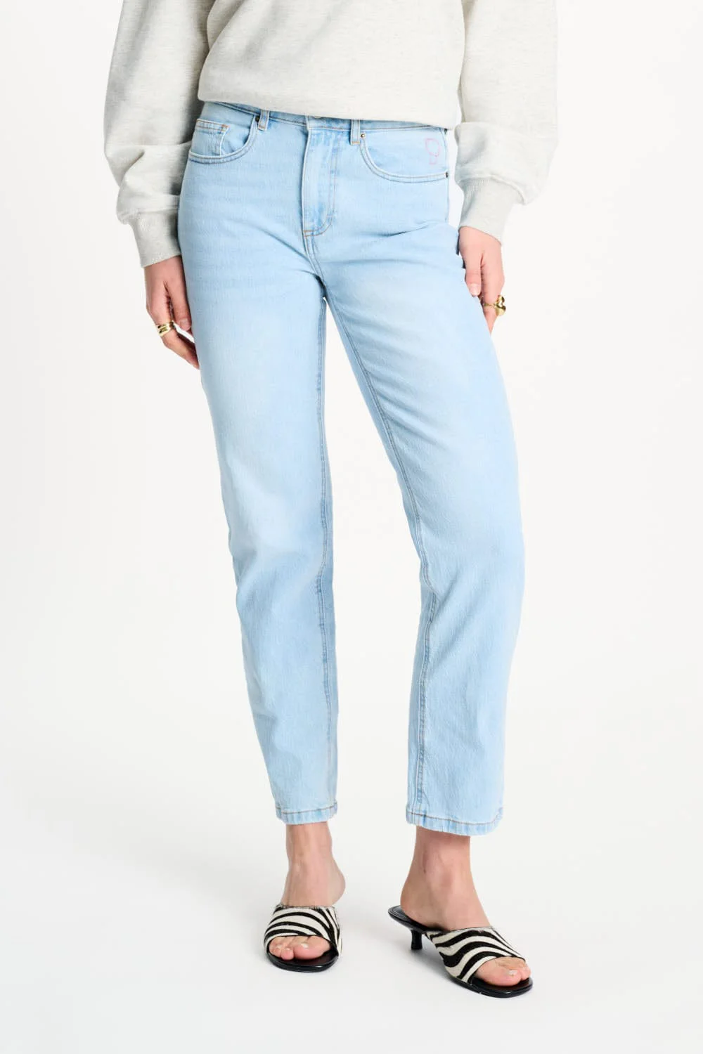 JEANS - Tapered Light Blue - Image 3