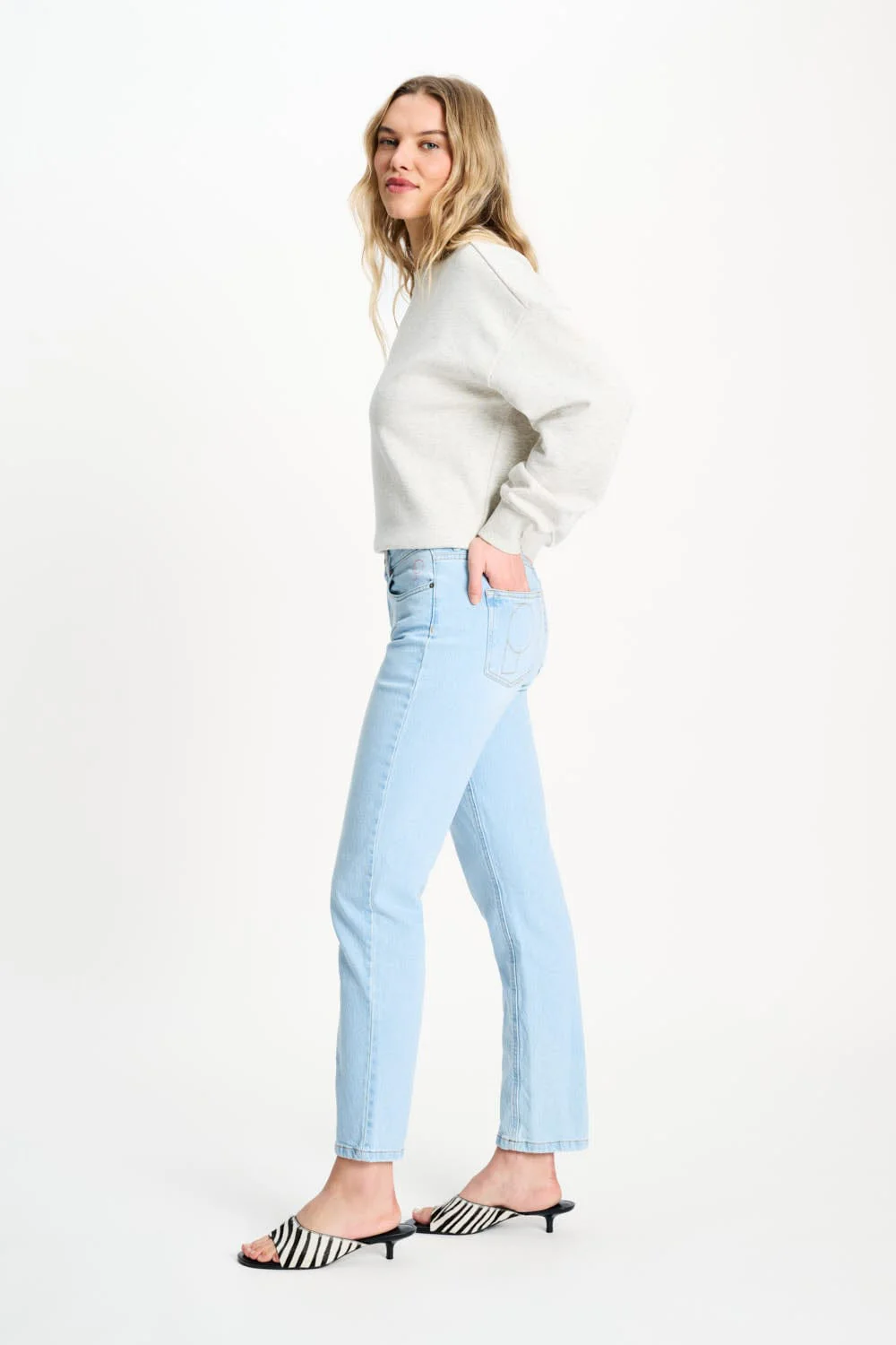 JEANS - Tapered Light Blue - Image 4