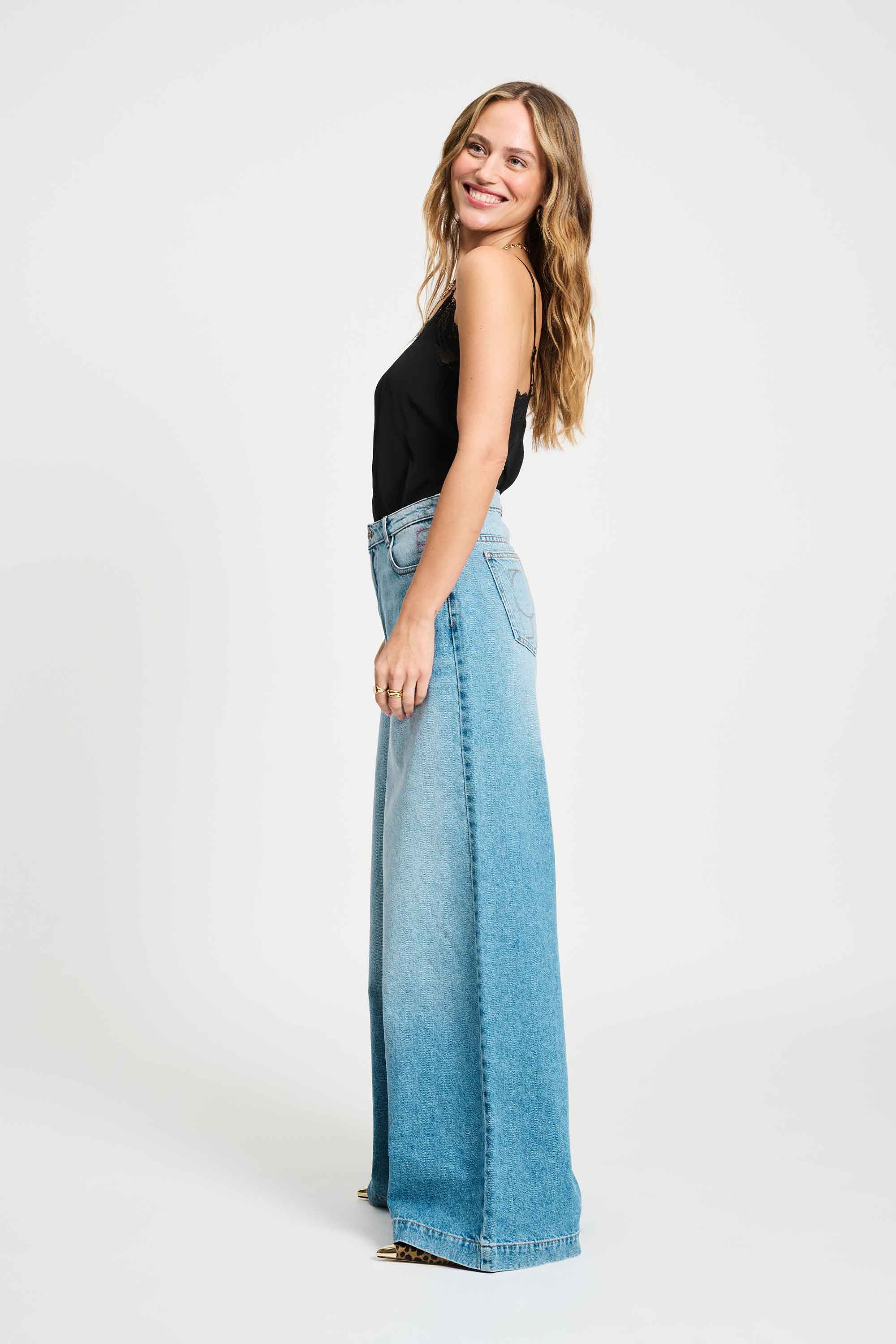 TOP - Cami Black - Image 5